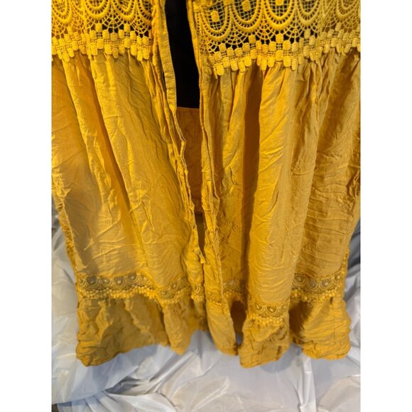 Torrid Plus Size 2 2X Long Gold Lace Duster Cardigan Womens Plus Size flaw - Picture 3 of 3